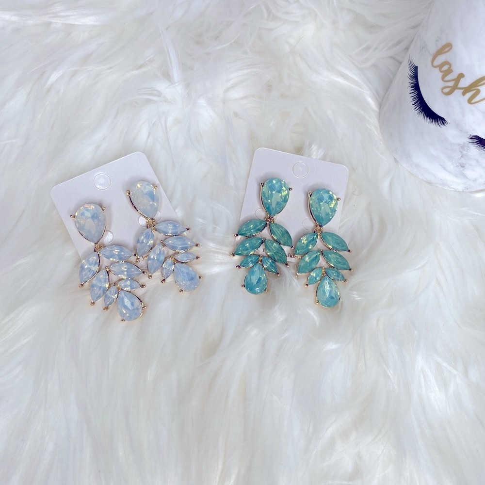 Leaf drop earrings - Picture 2 of 3